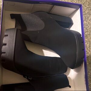 Heel boots from top moda black in 6.1/2